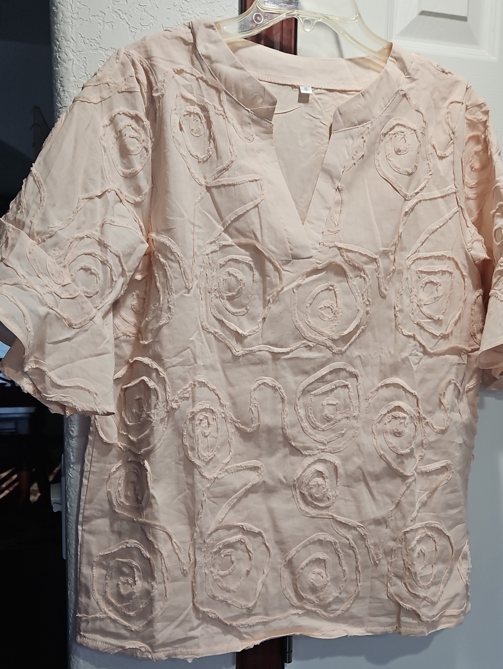 Women’s Blush Pink Textured V-Neck Tunic/New/Never Wore